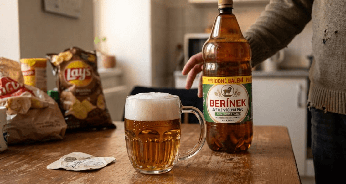 Proč jako pivařská velmoc pijeme pivo z PET lahví, i když degraduje jeho chuť?